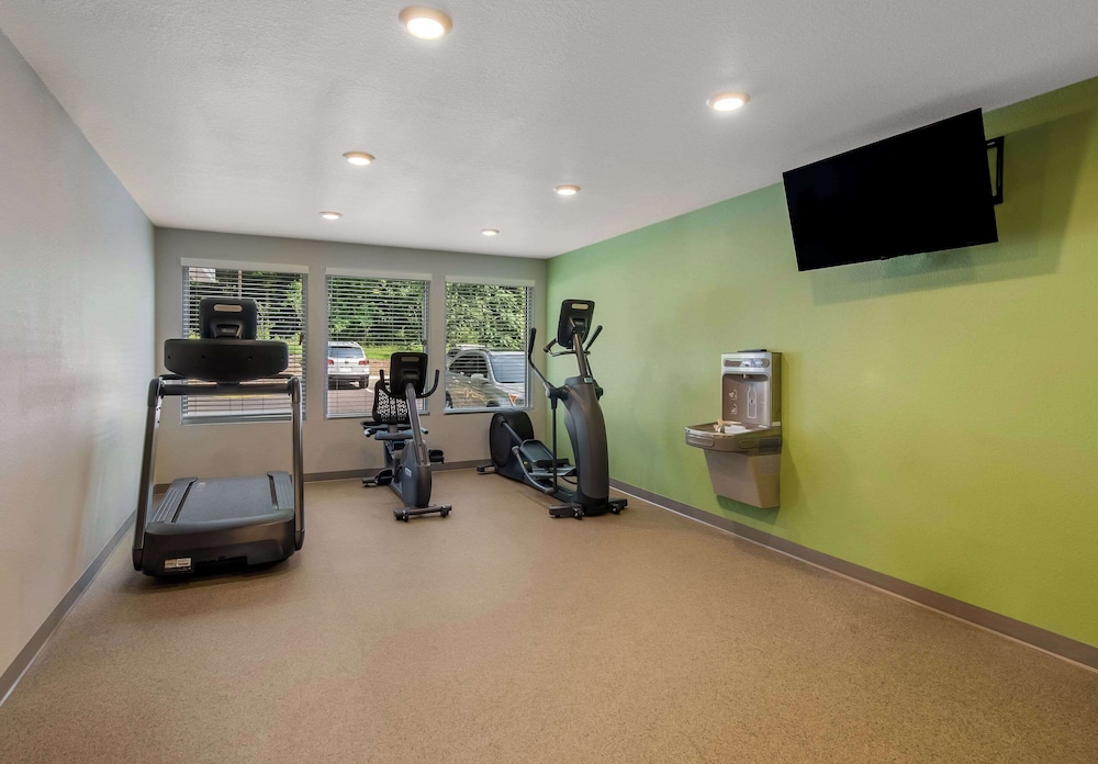 WoodSpring Suites Roanoke 19/27