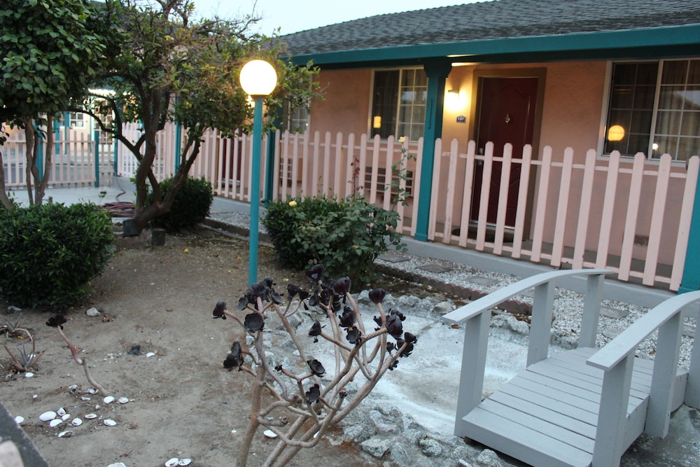 Riverside Inn & Suites Santa Cruz 44/56