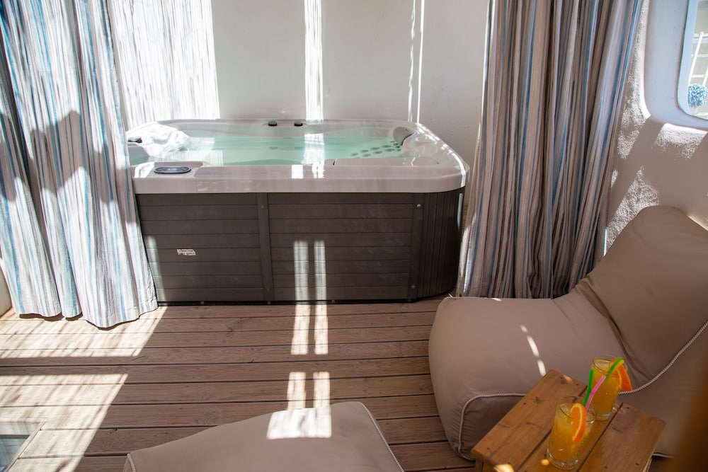 Glykeria Mini Suites 36/59