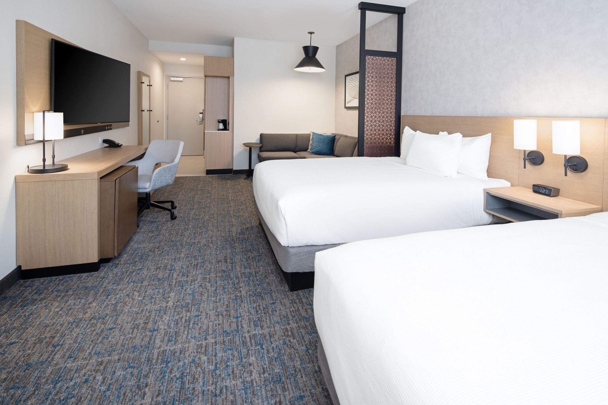 ROOM, 2 QUEEN BEDS, SOFA