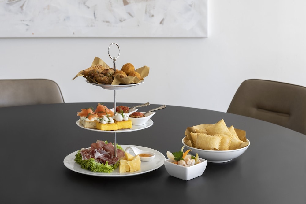 Hotel And Lounge Lago Maggiore 35/50