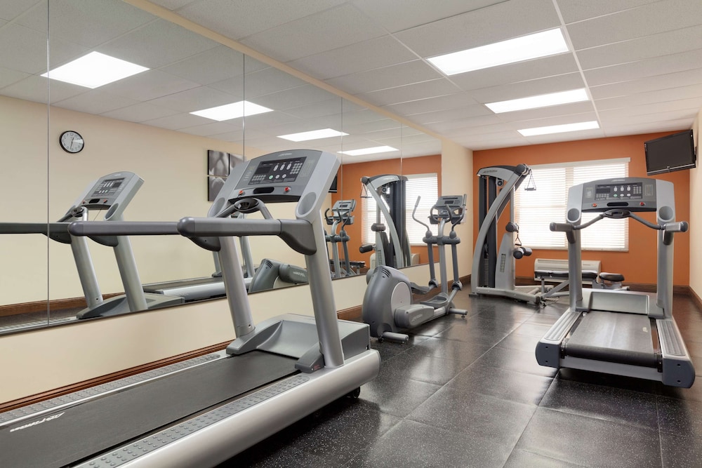 Country Inn and Suites By Radisson Gillette WY 28/51