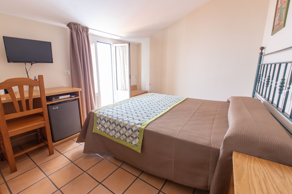 Hostal Apartamentos El Gallo 10/23