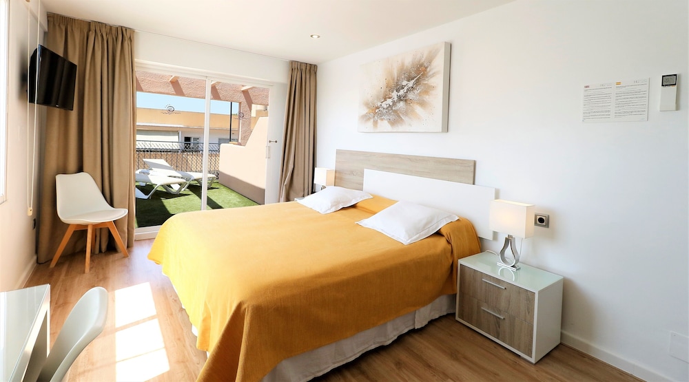 Gabarda Hotel 20/77