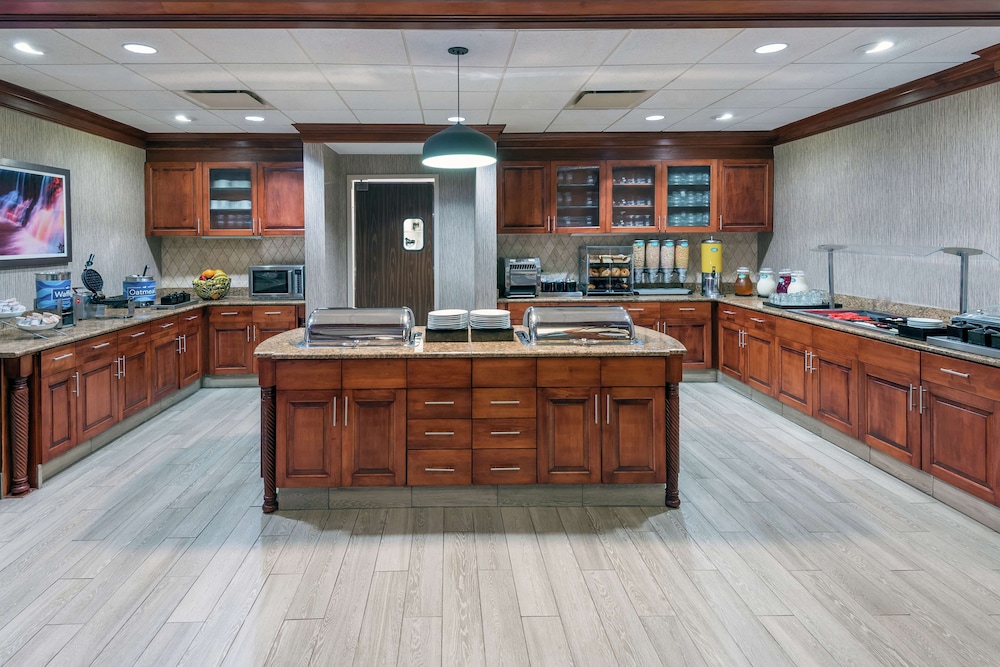 Homewood Suites by Hilton Cleveland-Beachwood 7/49