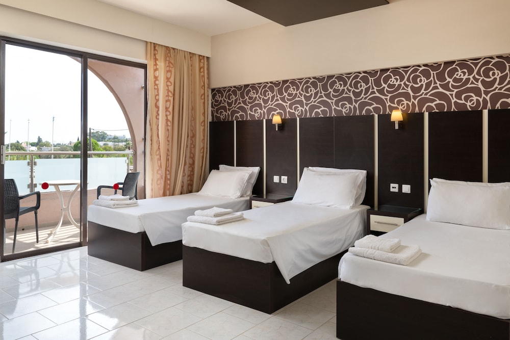 Studio, Triple, 3 Beds, Land View