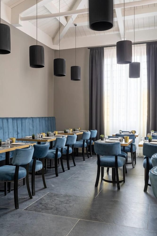 Flom Boutique Hotel 40/50
