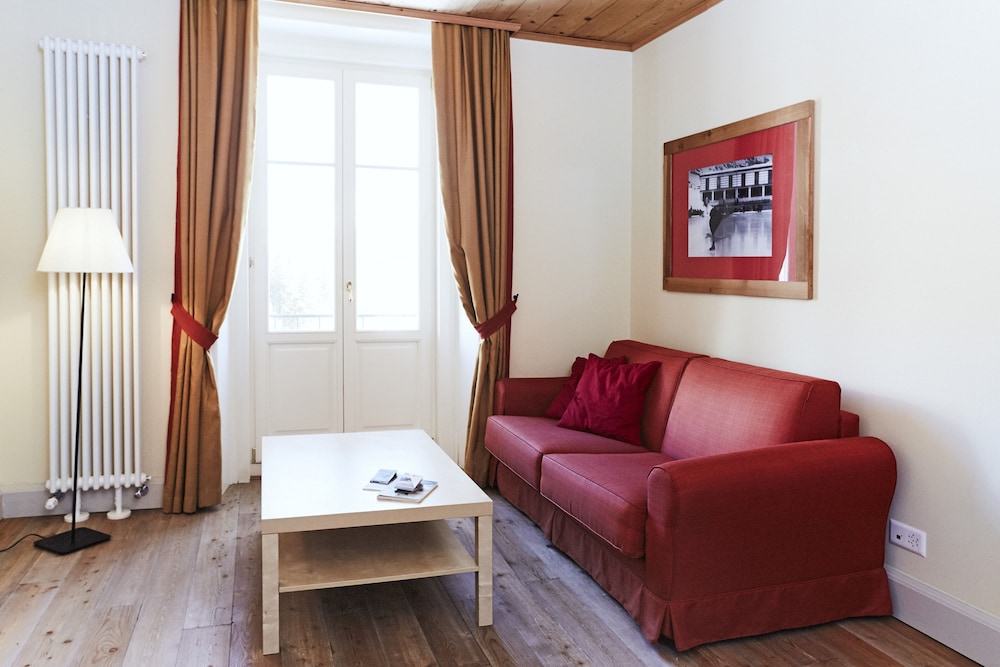 Maloja Palace 39/55
