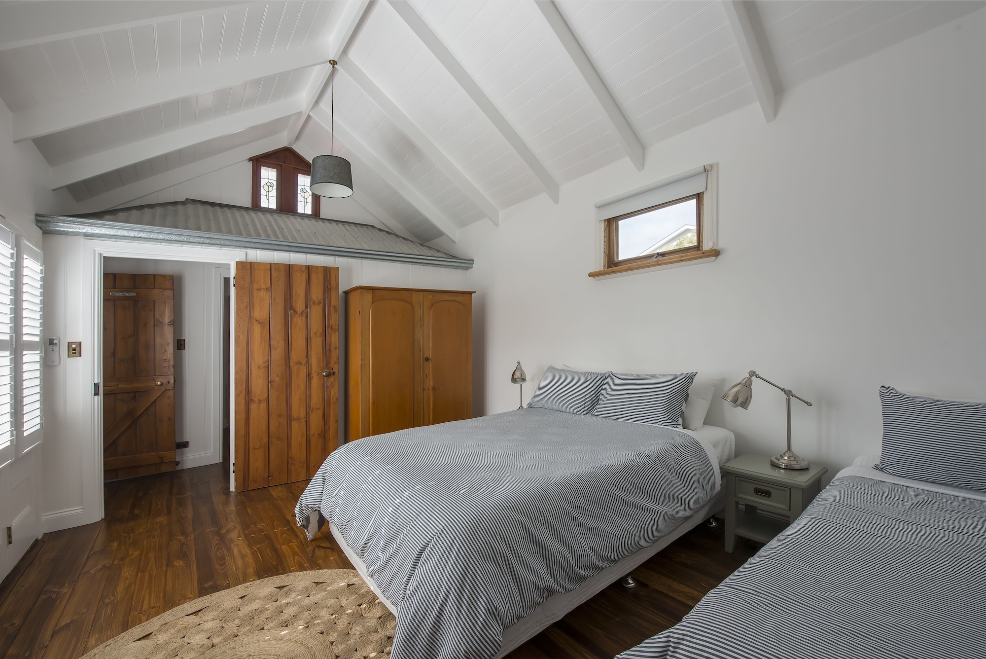 2 Bedrooms, Tower, Family, Cabin, 1 Queen and 3 Single Beds, Shared Bathroom