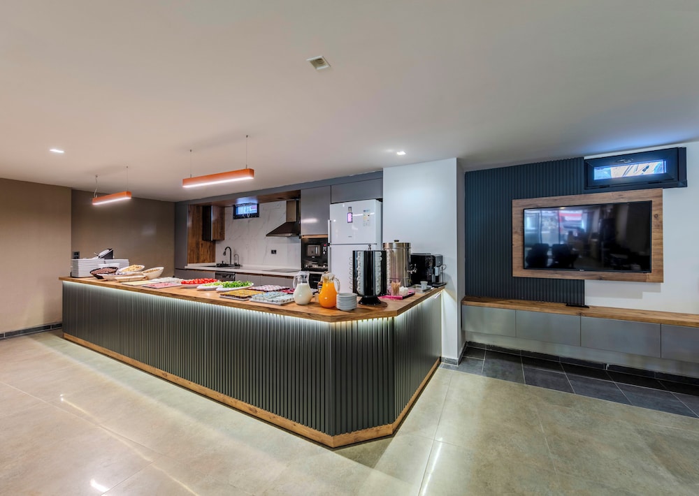 Evim Hotel 7/50