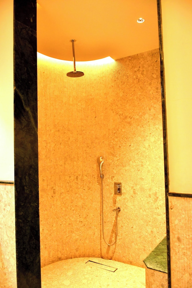 Regenta Resort Vanya Mahal 25/49