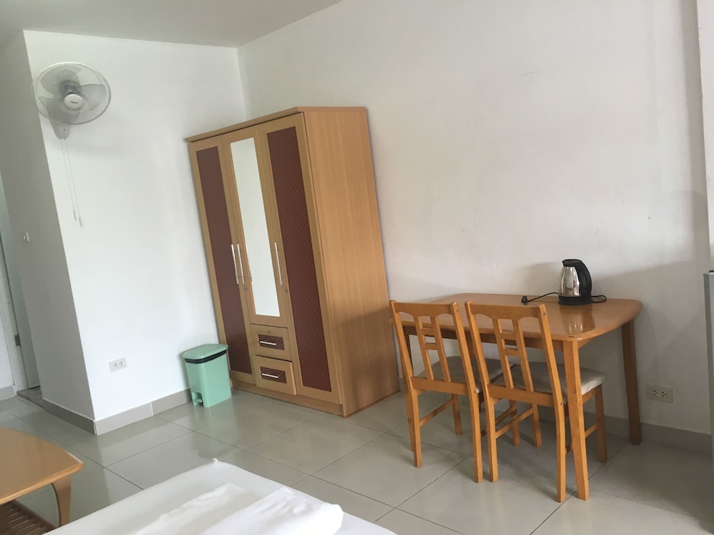 Jomtien Hostel 8/68