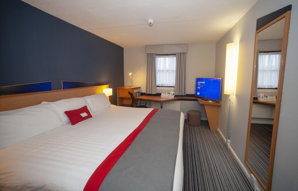 Holiday Inn Express Perth 27/72