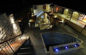 The Library Hotel Wellness Retreat 23/27