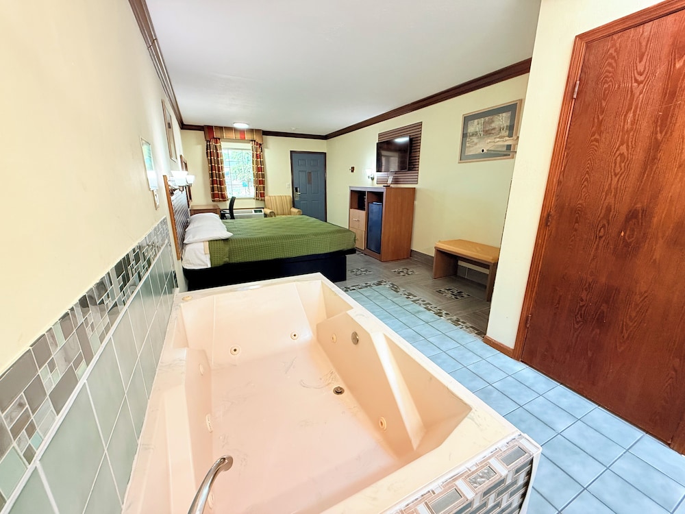 Economy Inn - Akron 51/57