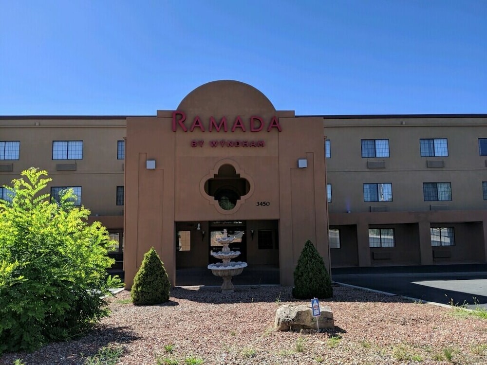 Ramada by Wyndham Santa Fe 1/36
