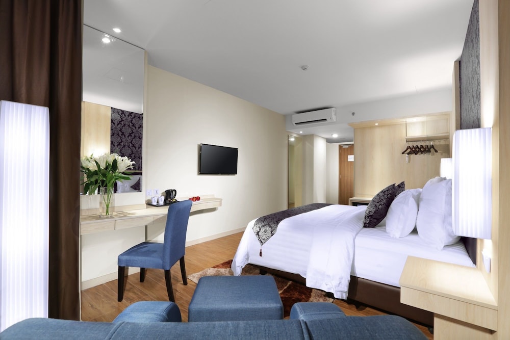 Premier, Deluxe, Double Bed, Apartment Building