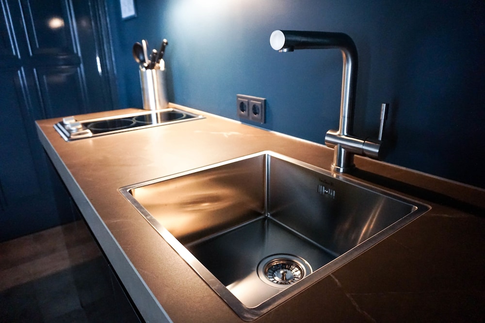 De Jonker Urban Studios & Suites 52/60