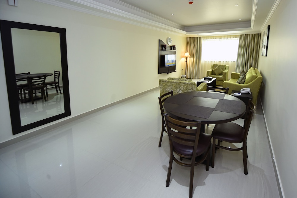 Alain Hotel Apartments 44/50