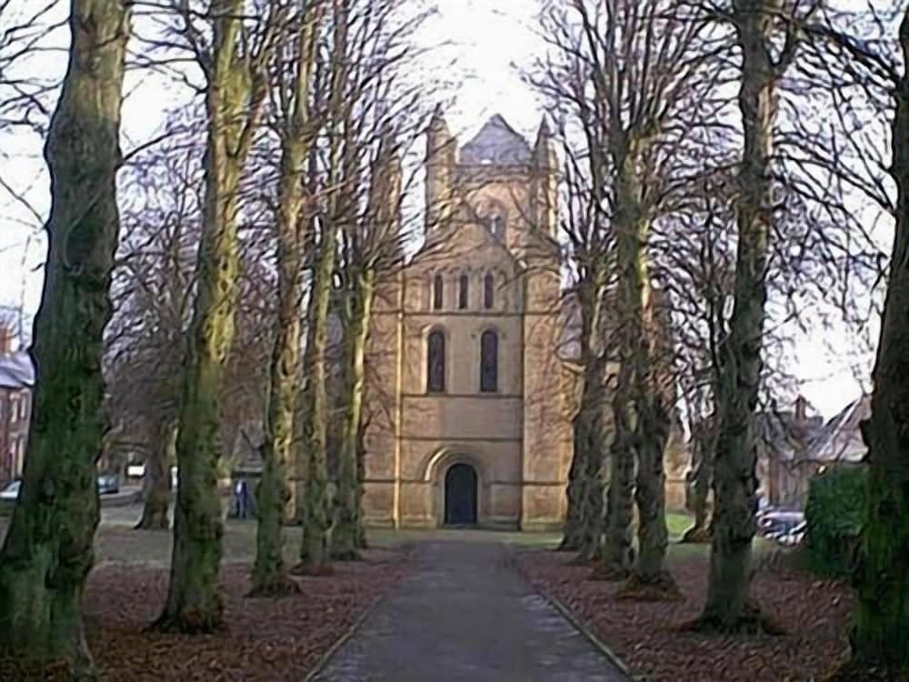 Morpeth Lodge 4/36