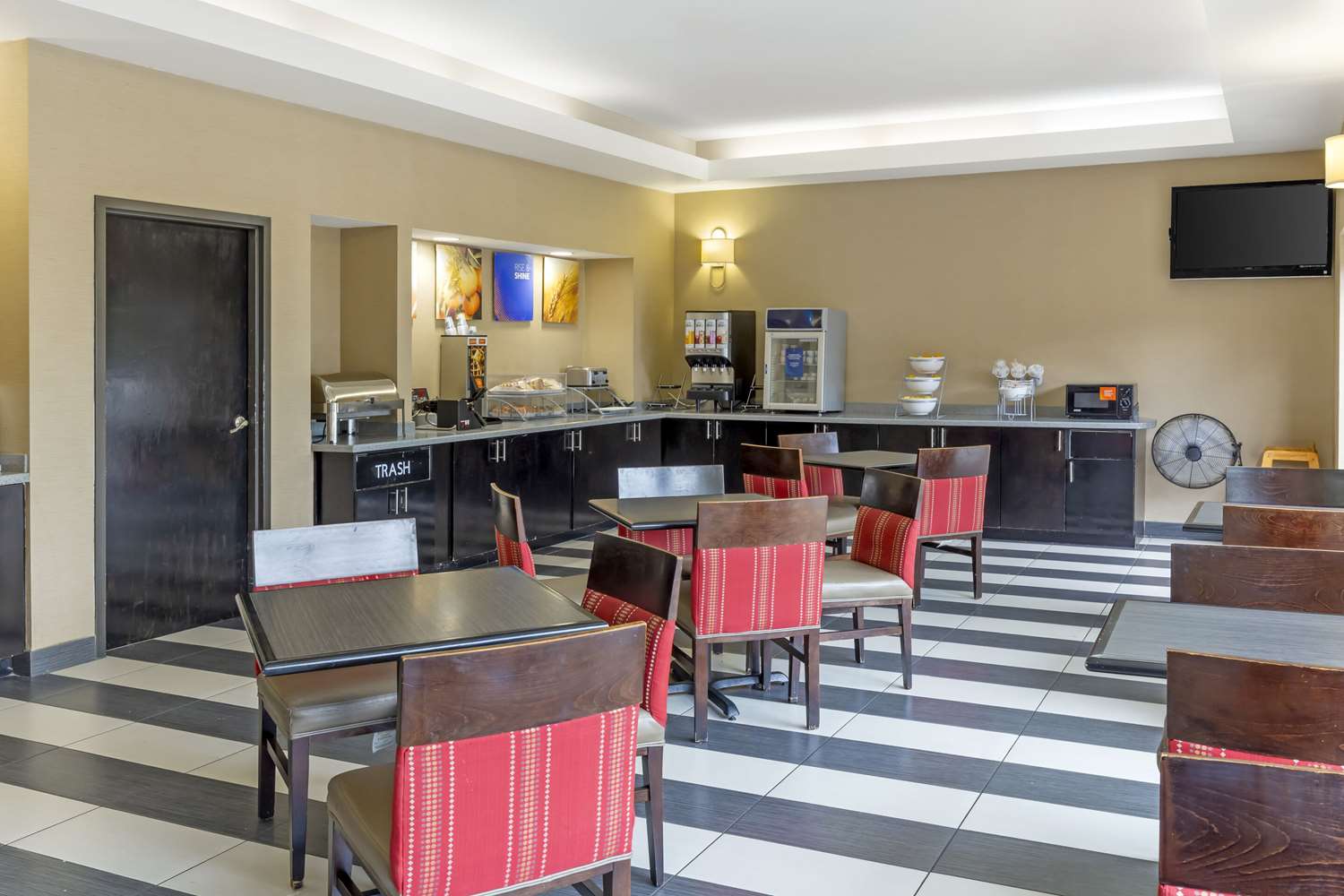 restaurant cafeteria