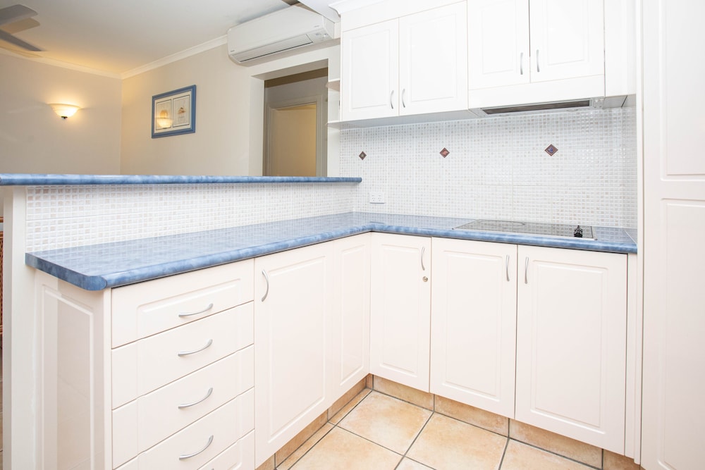 Seastar Apartments 5/50