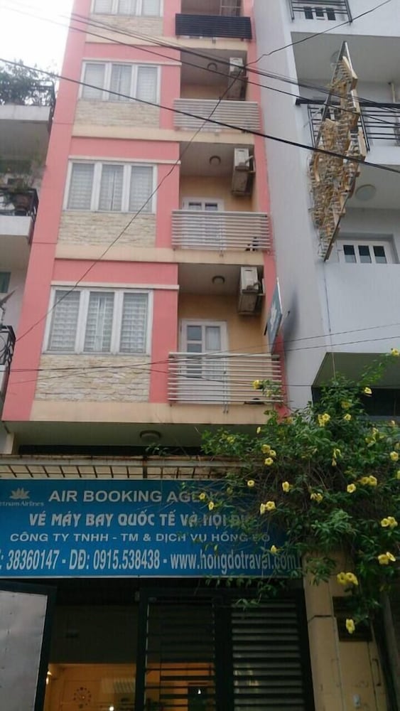 Smiley Apartment 3 1/50