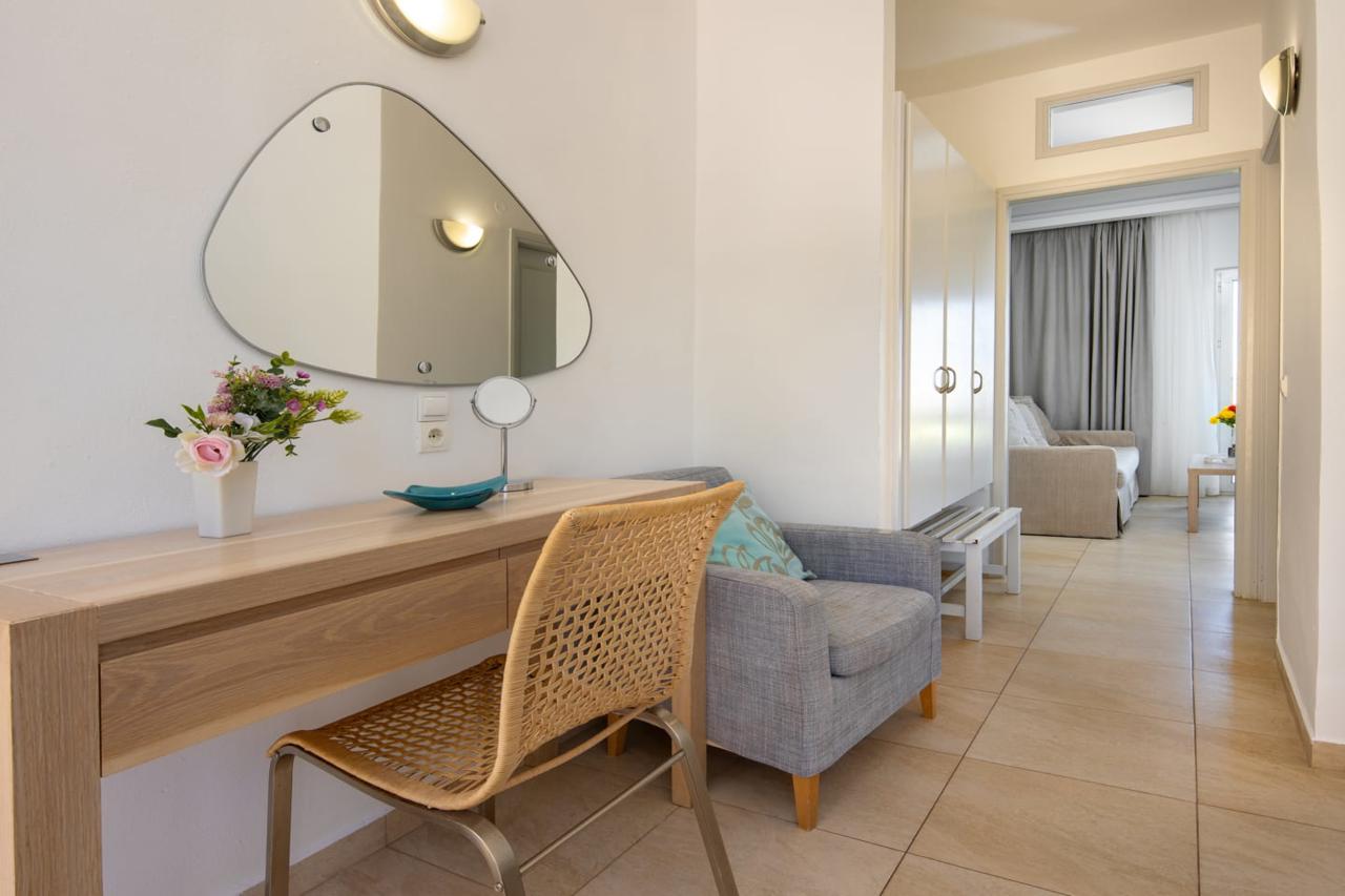 GK Beach Hotel 26/28