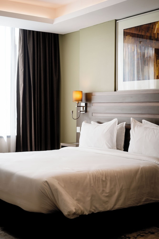Trademark Suites at Enaki Town 15/60