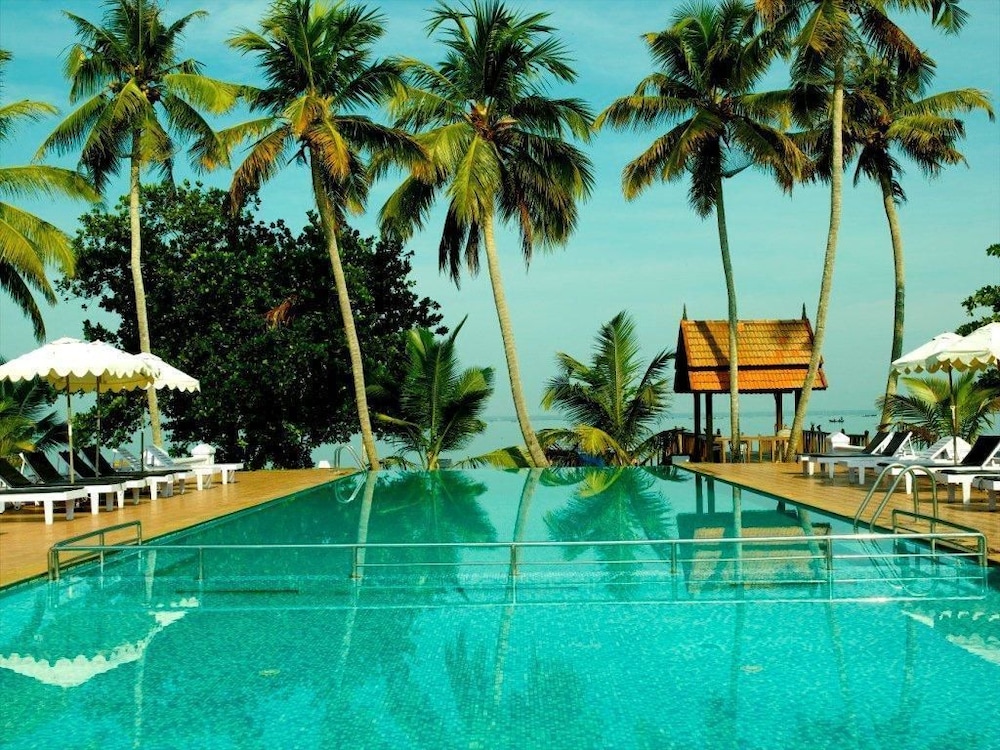 Abad Whispering Palms 65/66