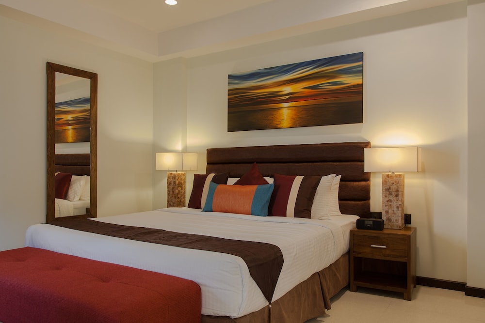 The Somerset Hotel 12/56