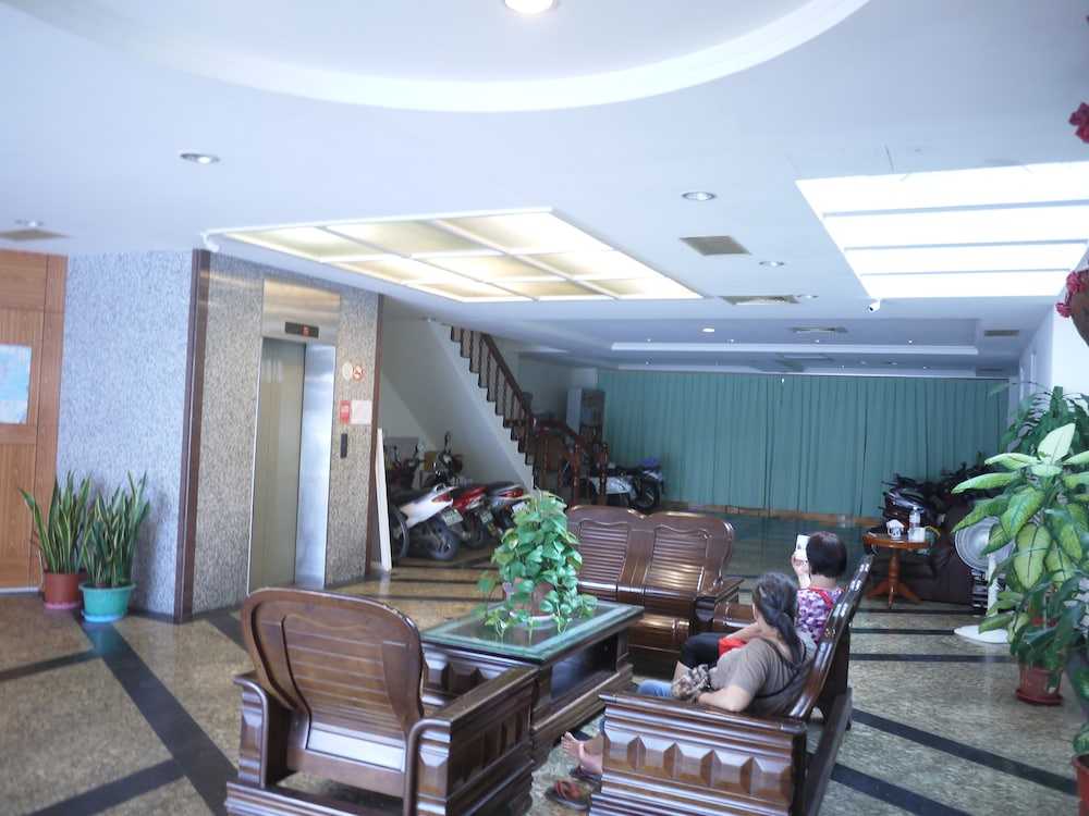 Chantai Hotel 41/44