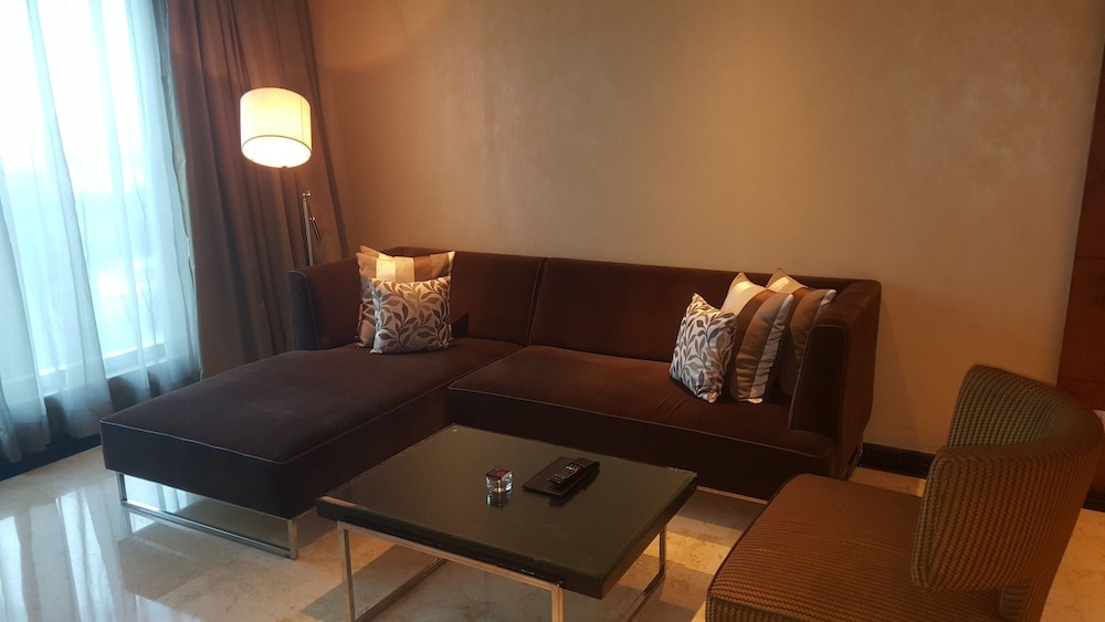 Vivanta Hyderabad, Begumpet 32/55