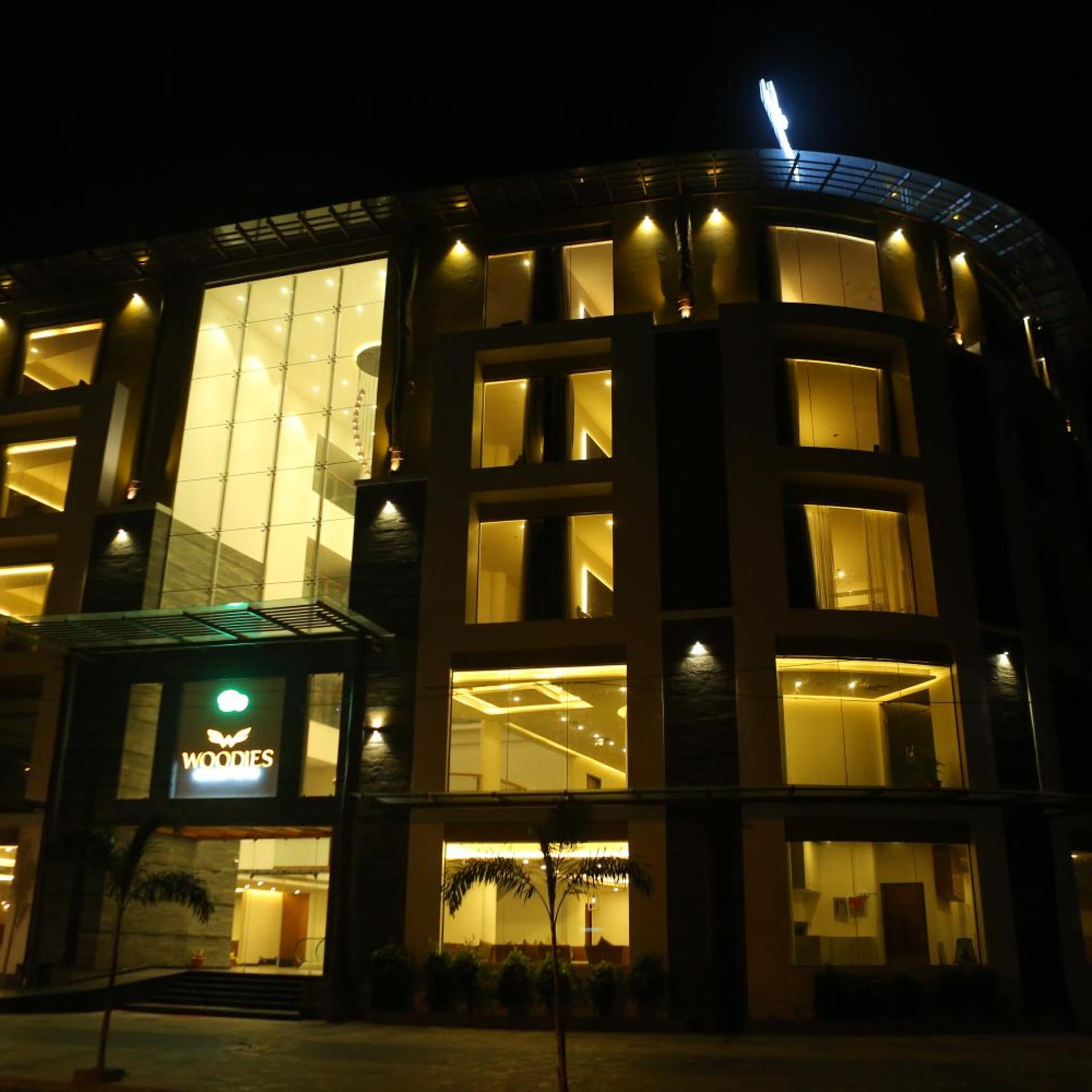 Woodies Bleisure Hotel 2/23