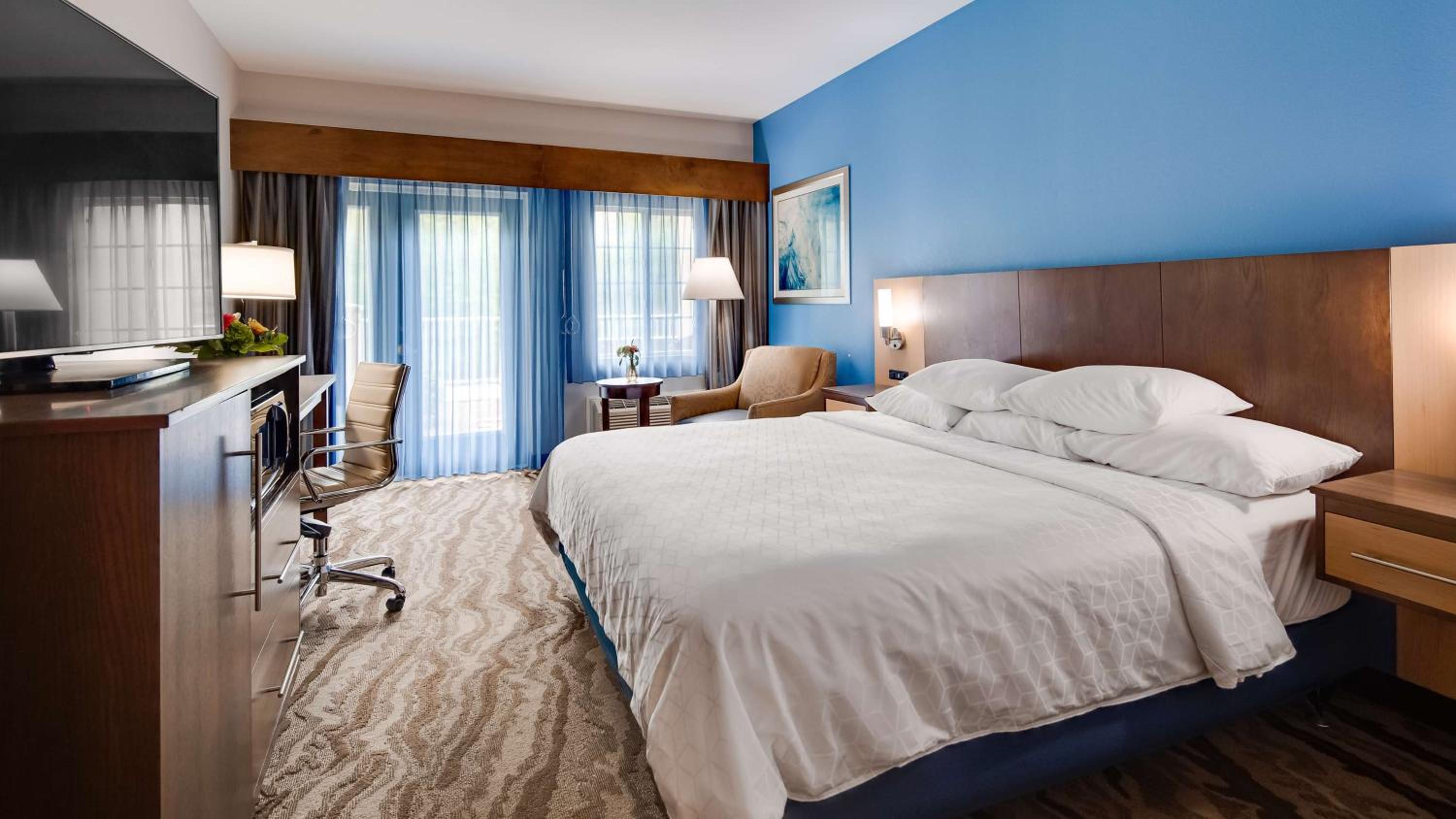 جناح بسرير كينج بإطلالة على النهر، Best Western Plus River Escape Inn & Suites 3/8