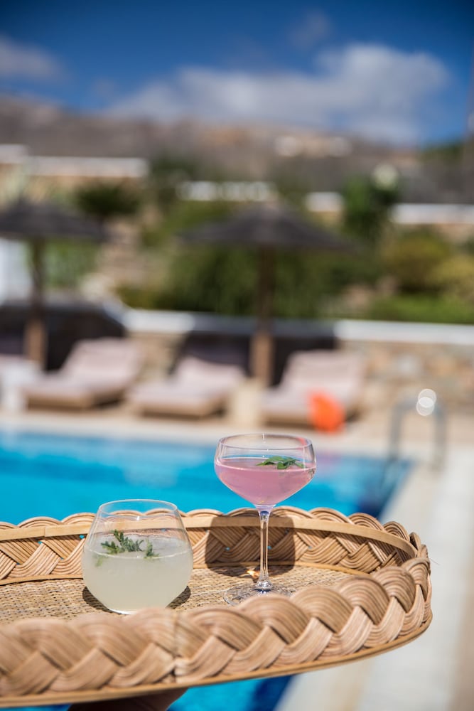Ostria Inn 40/50