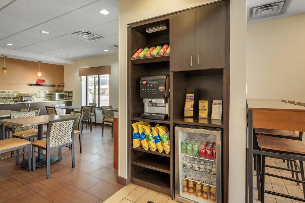 restaurant cafeteria