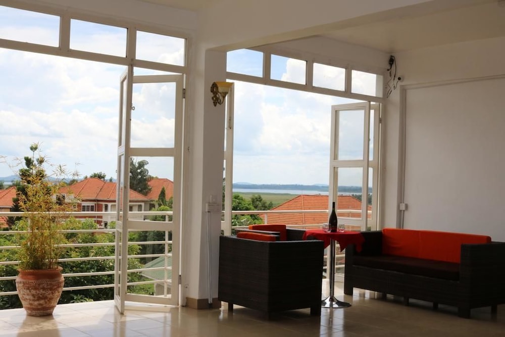 Pulickal Airport Hotel 34/50