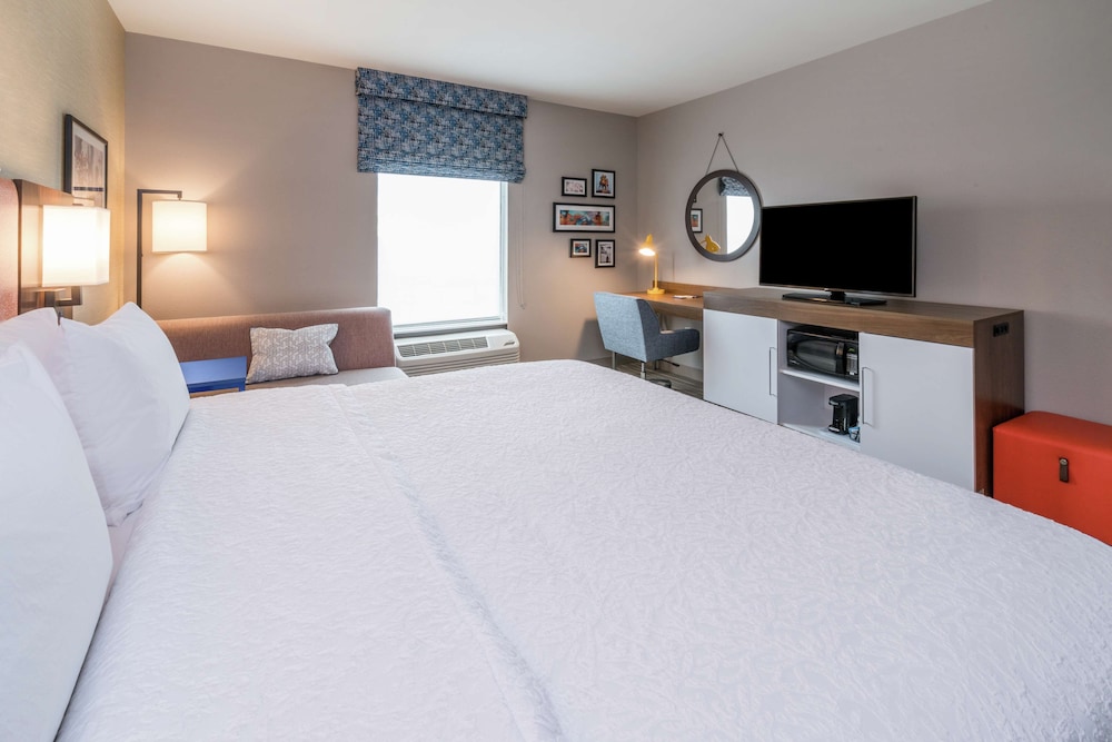 Hampton Inn & Suites Glenarden/Washington DC 17/40
