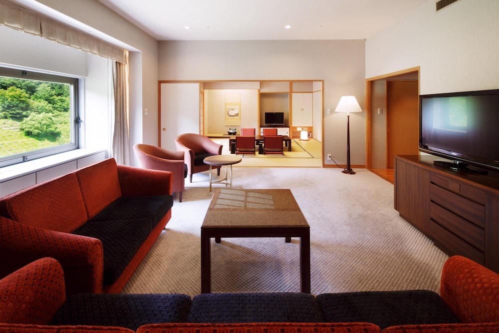 Naspa New Otani Hotel 48/75