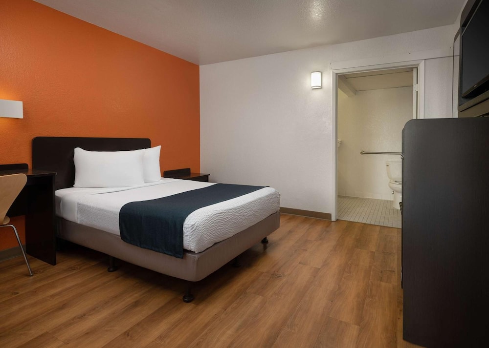Motel6 Carpinteria, CA - Santa Barbara - North 41/59