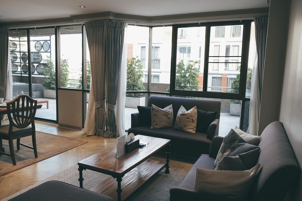THEA Private Suites by TH District 42/64