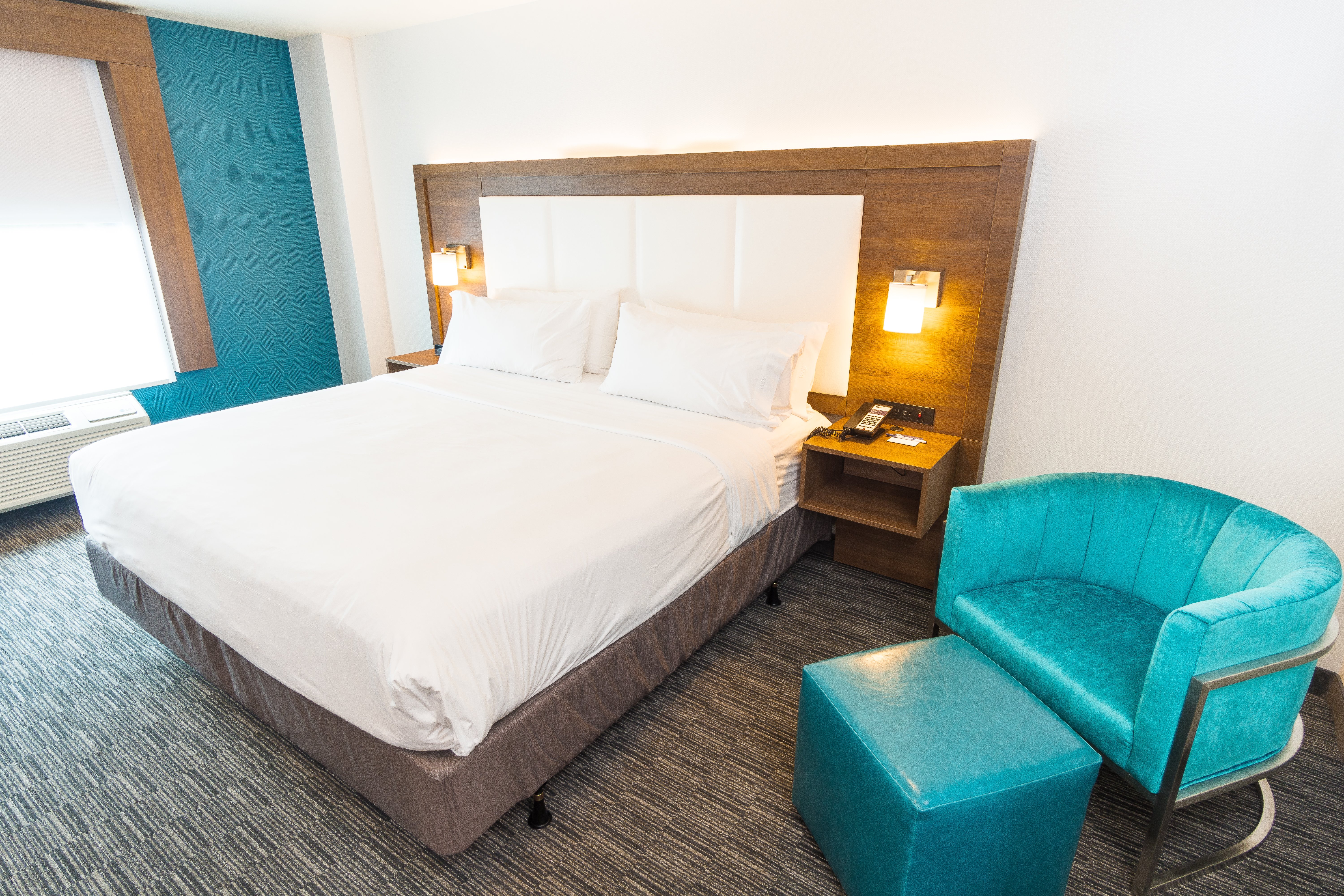 Holiday Inn Express Hollywood Walk of Fame An Ihg Hotel 18/65