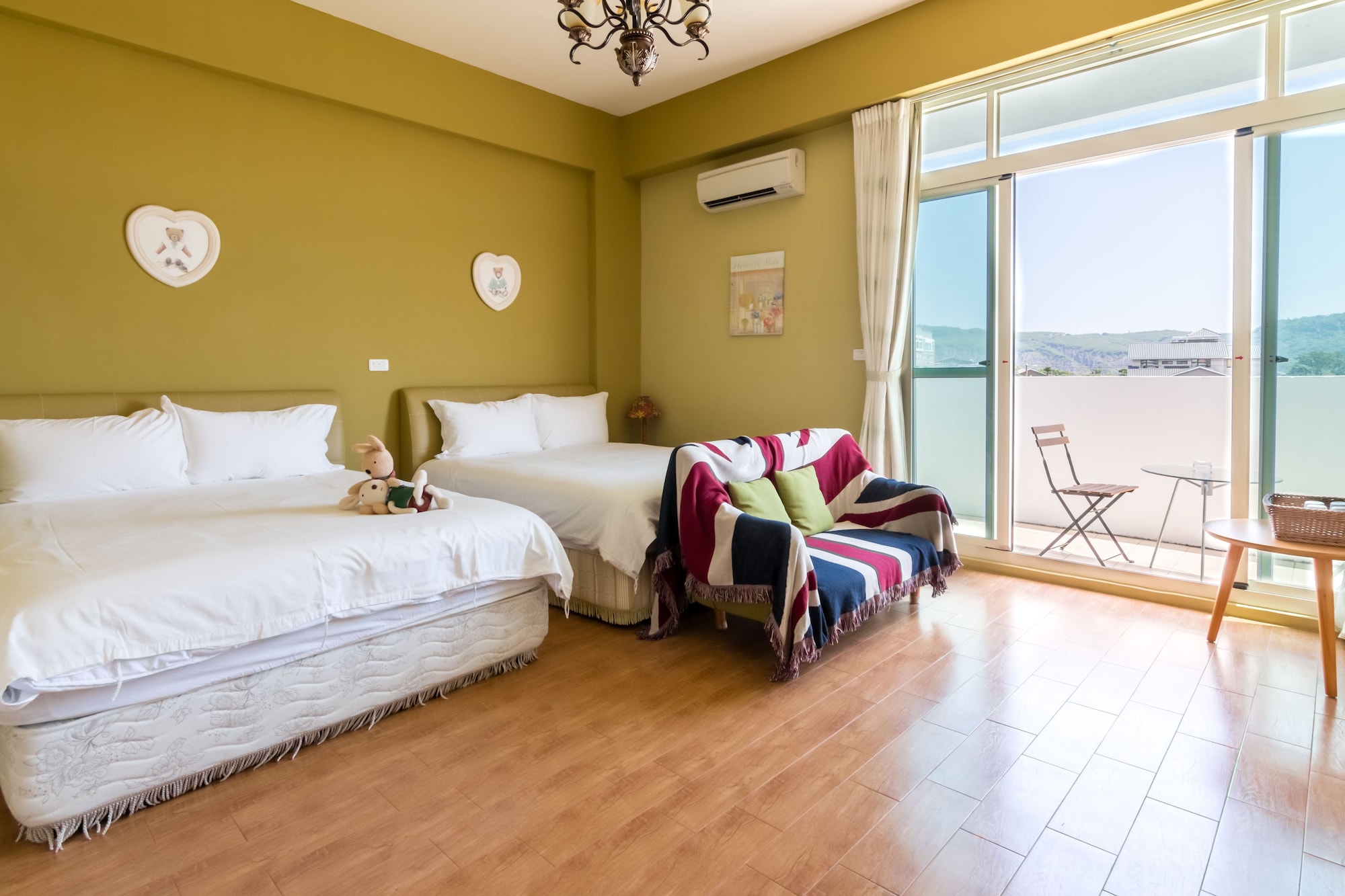 ROOM, QUADRUPLE, BALCONY