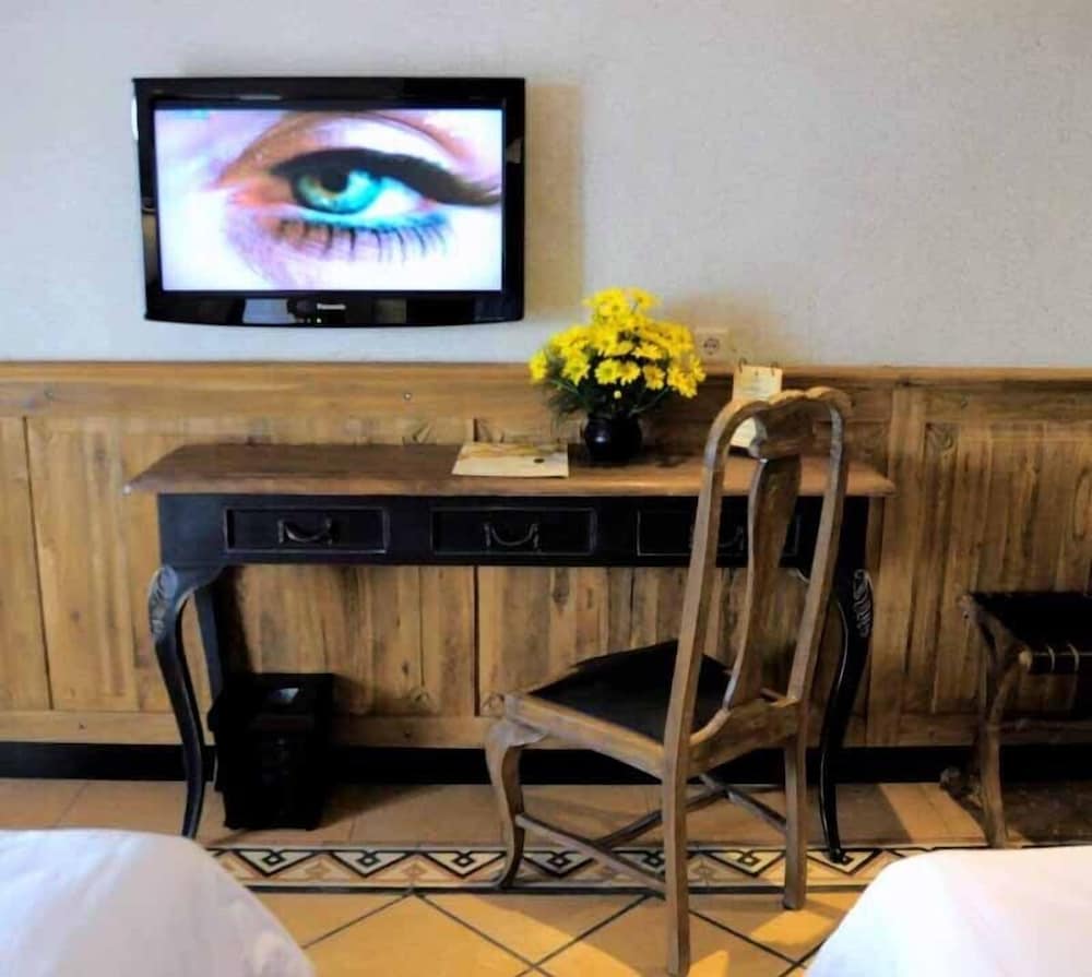 Omah Sinten Heritage Hotel & Resto 16/19