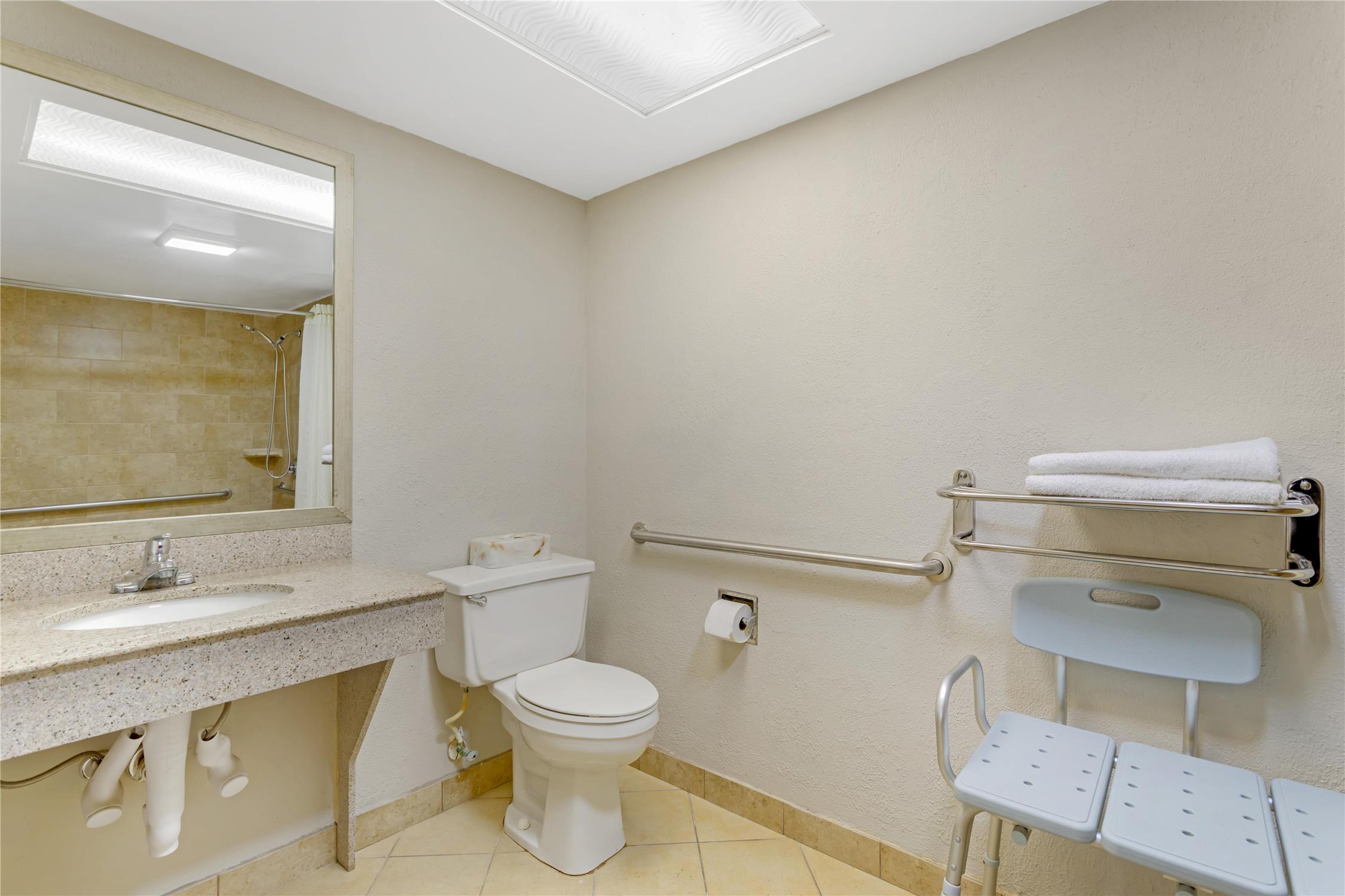غرفة بسرير كينج للمدخنين لذوي الإعاقة، Best Western Inn of Palatka 6/8