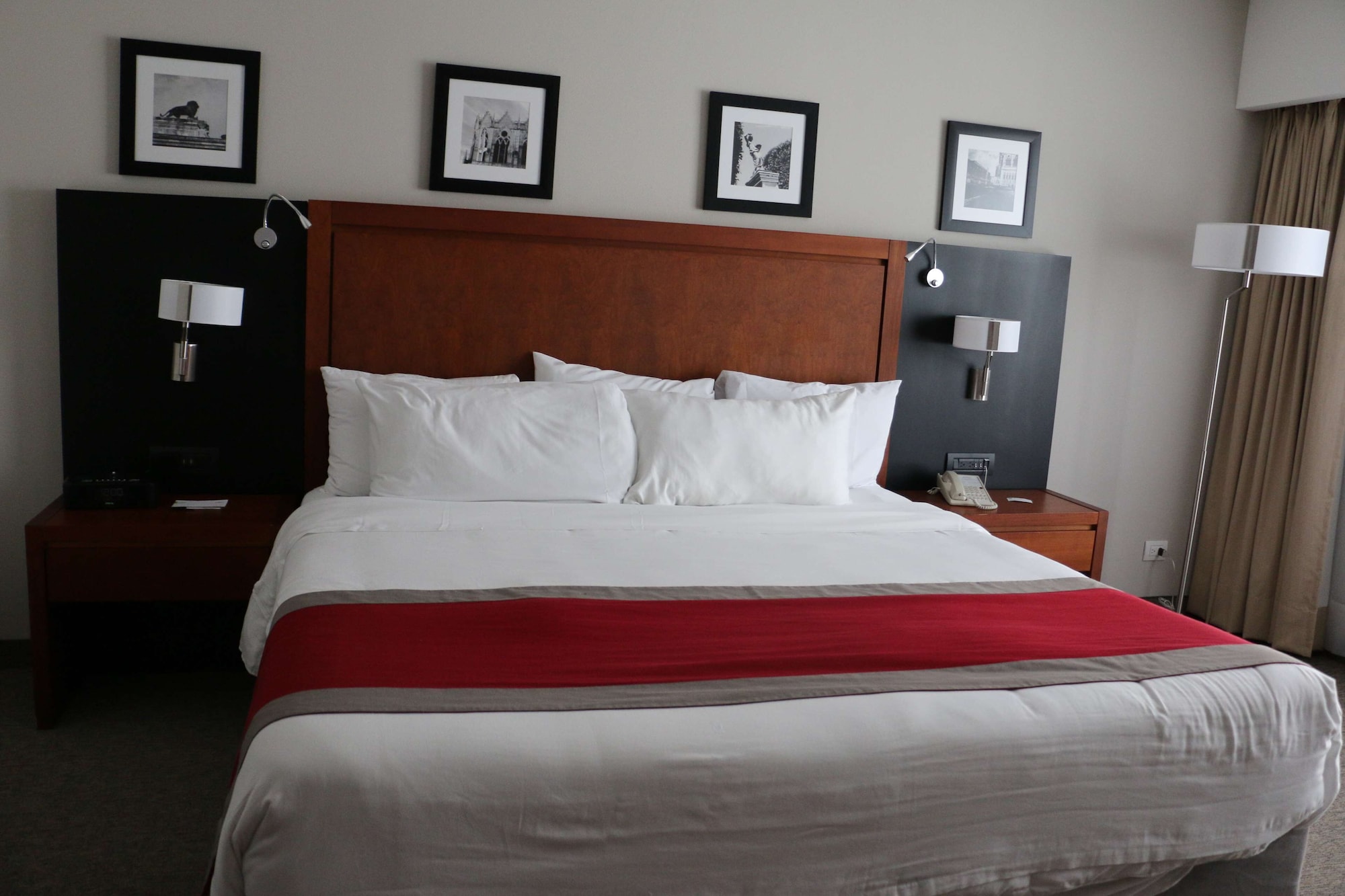 غرفة بزنس بسرير كينج، Sheraton Leon 4/4