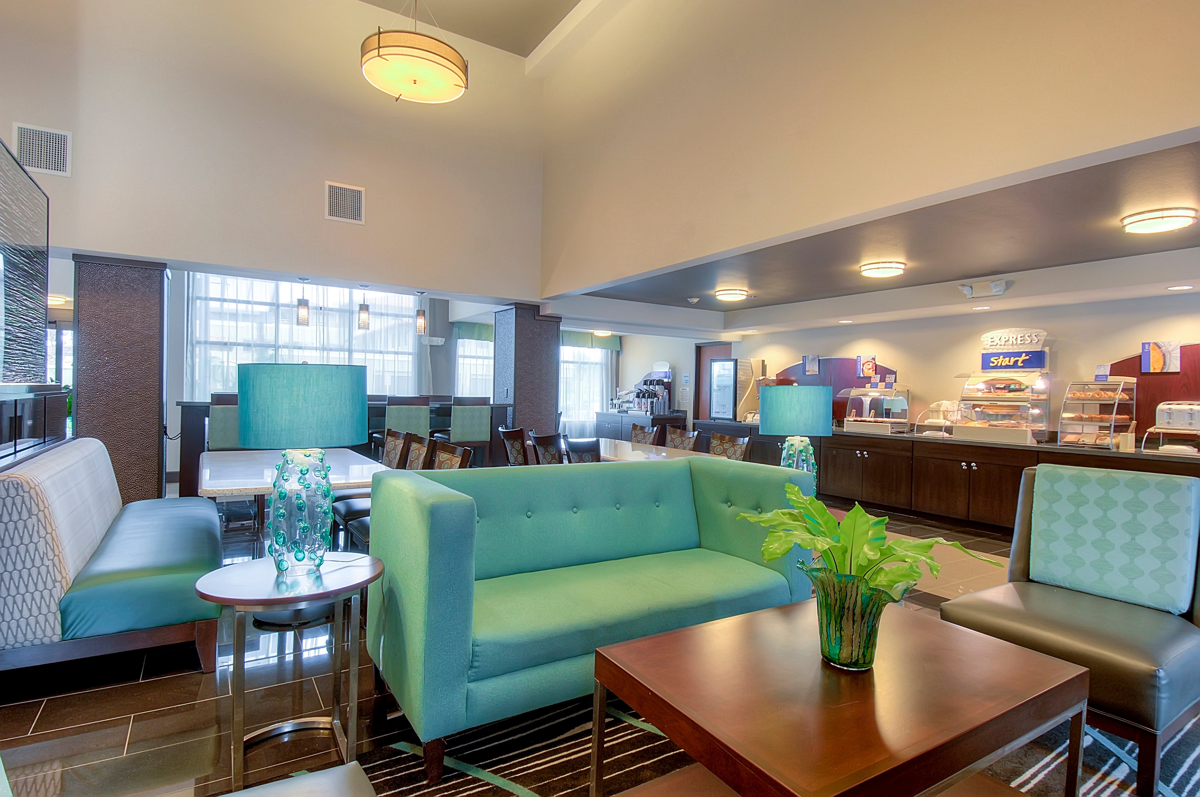 Holiday Inn Express Hotel & Suites Carlsbad Beach 29/45