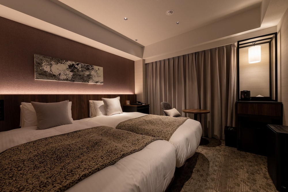 MODERATE, TWIN BEDS