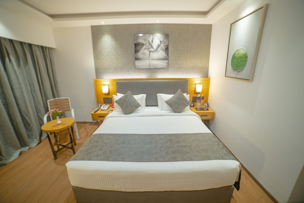 Zip by Spree Hotels Chakan 17/50